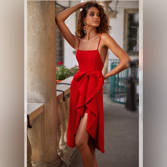Alamour The Label Dresses & Skirts - Alamour red dress 💃🏼